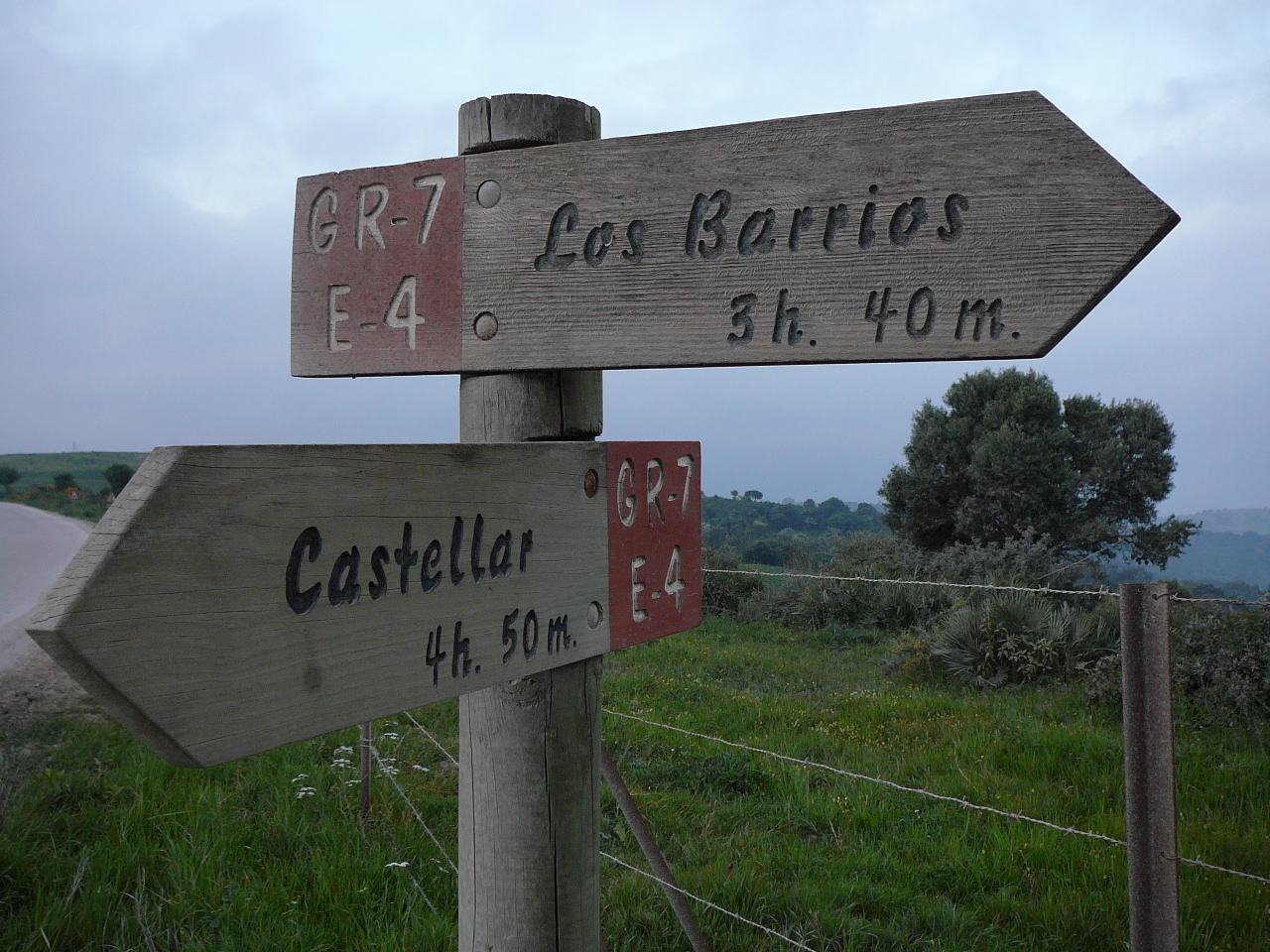 Los Barrios - Castellar (province de Cádix) Première pancarte indiquant les 2 directions 