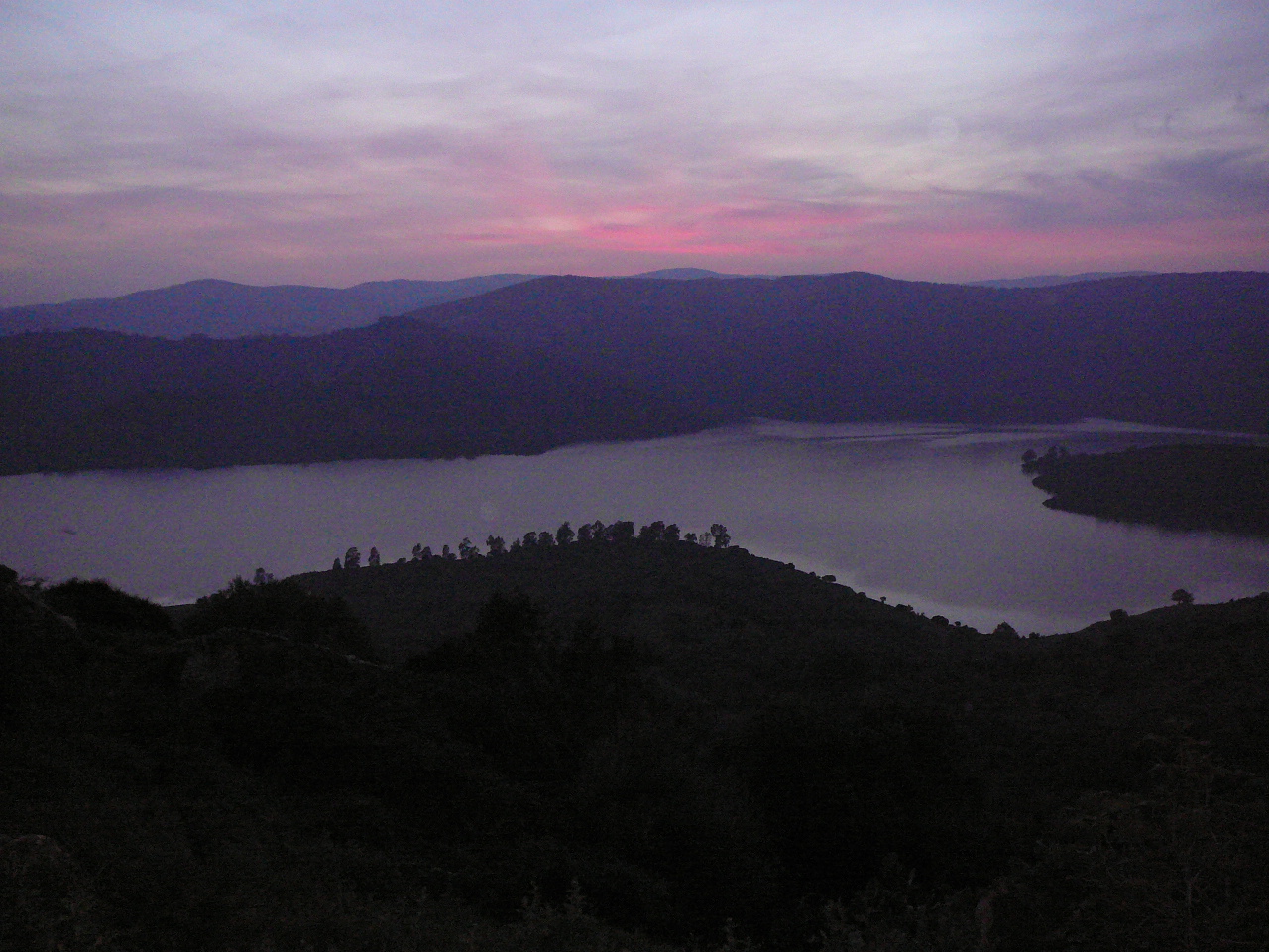 Los Barrios - Castellar (province de Cádix) Coucher de soleil sur le barrage de Guadarranque 