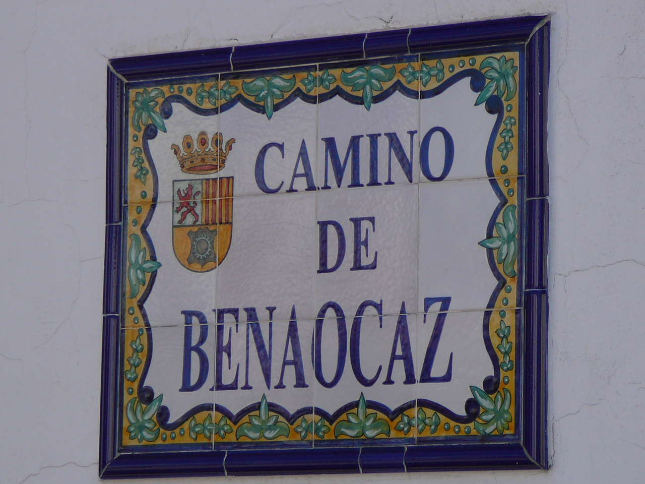 Peñón del Berrueco - Puerto del Correo (province de Cádix) Plaque dans Ubrique Chemin de sortie d'Ubrique
