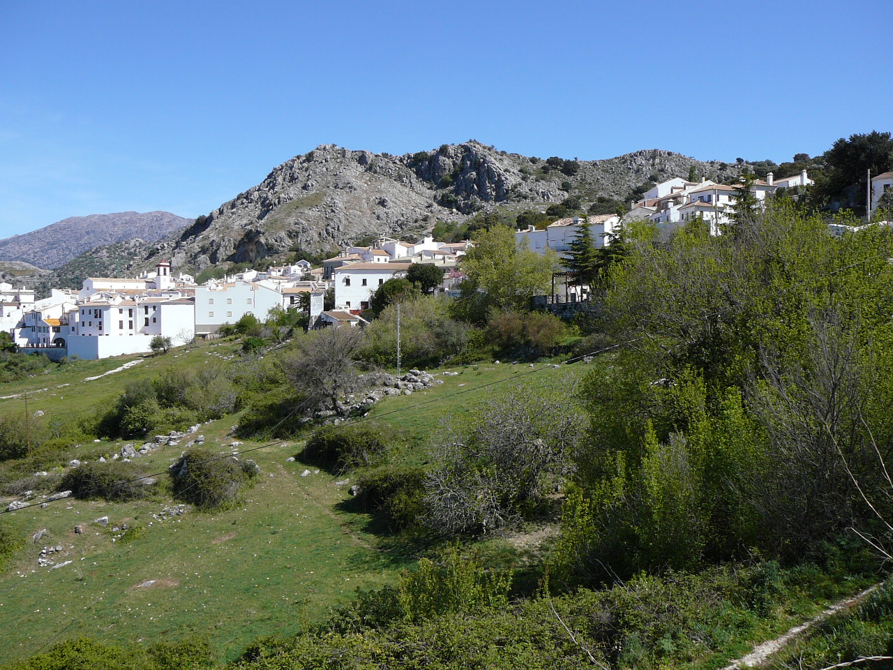 Peñón del Berrueco - Puerto del Correo (province de Cádix) En sortant de Benaogaz 