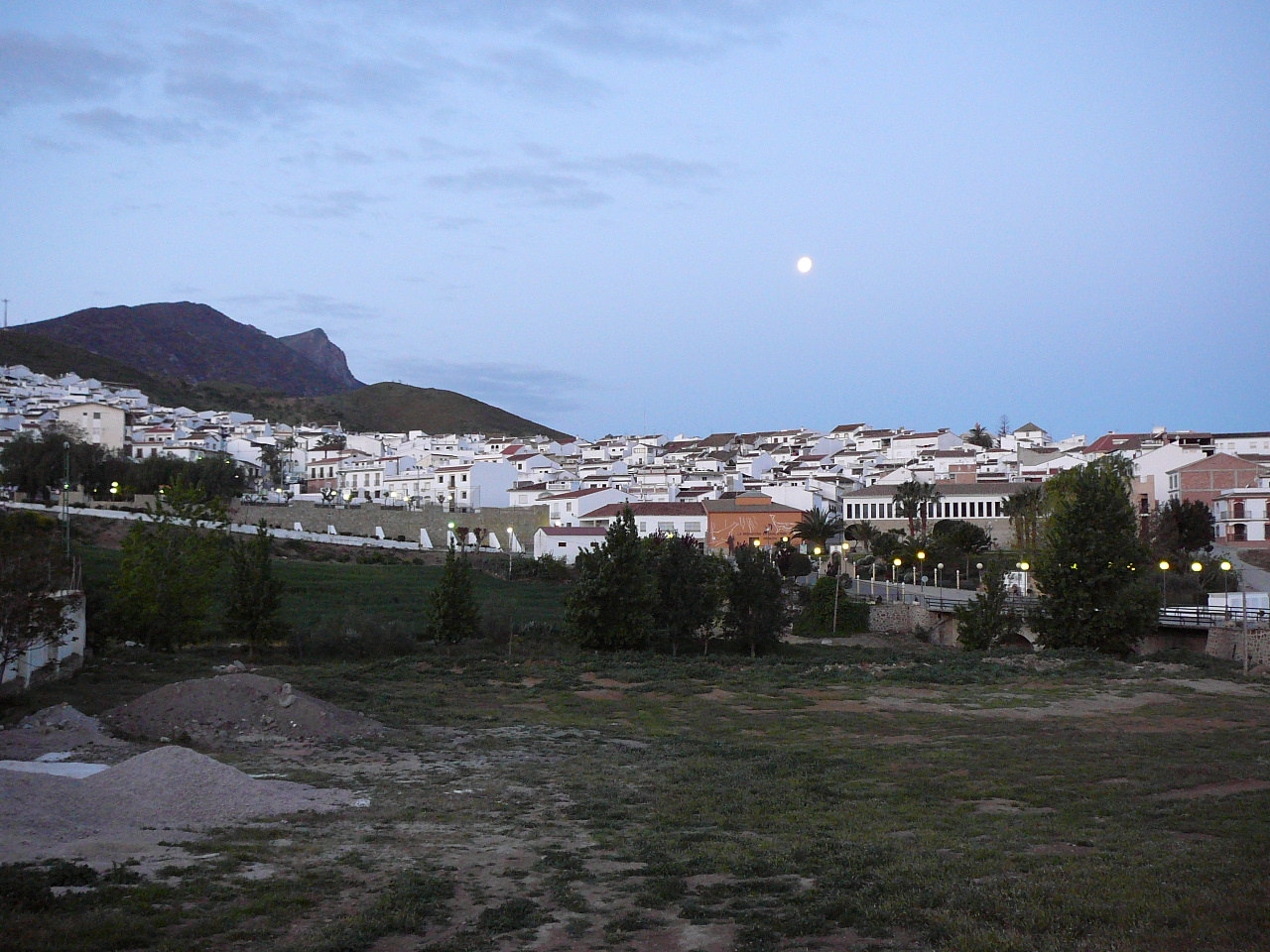 Ardales - Valle de Abdalajís (province de Málaga) Ardales au petit matin 