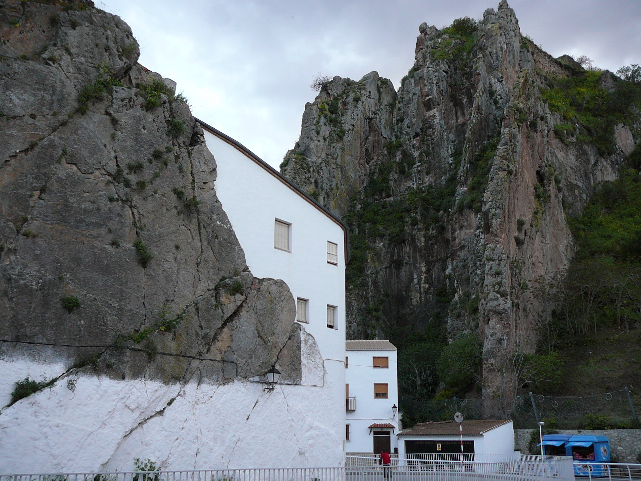 Carchelejo - Cambil (province de jaén) Le goulet dans le village 